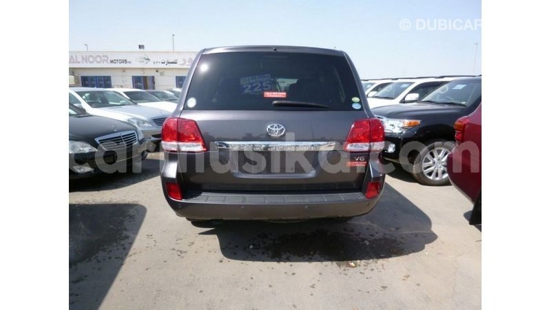 Big with watermark toyota land cruiser harare import dubai 12995