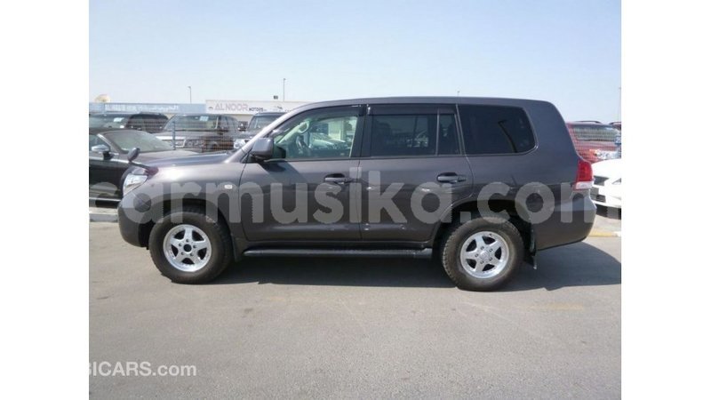 Big with watermark toyota land cruiser harare import dubai 12995