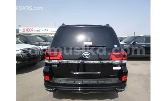 Tenga Imported Toyota Land Cruiser Nhema Mota in Import - Dubai in Harare Tenga Imported Toyota Land Cruiser Nhema Mota in Import - Dubai in Harare