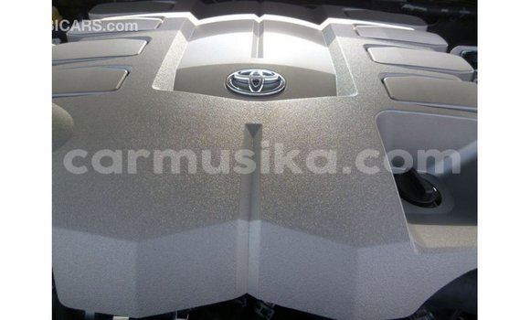 Tenga Imported Toyota Land Cruiser Nhema Mota in Import - Dubai in Harare Tenga Imported Toyota Land Cruiser Nhema Mota in Import - Dubai in Harare