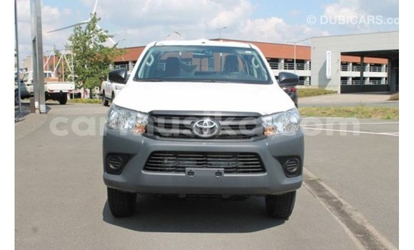Acheter Import Voiture Toyota Hilux Blanc à Import - Dubai, Harare Acheter Import Voiture Toyota Hilux Blanc à Import - Dubai, Harare