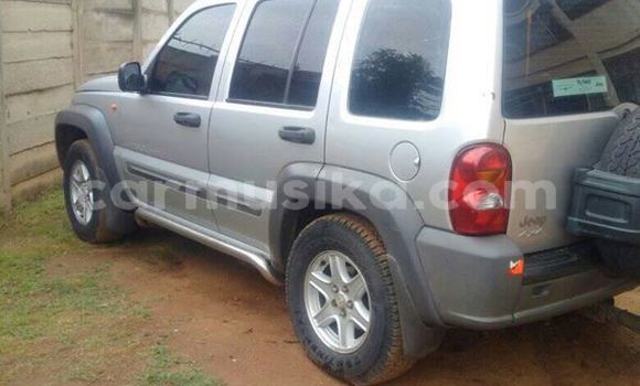 Nunua Ilio tumika Jeep Cherokee Fedha Gari ndani ya Harare nchini Harare Nunua Ilio tumika Jeep Cherokee Fedha Gari ndani ya Harare nchini Harare