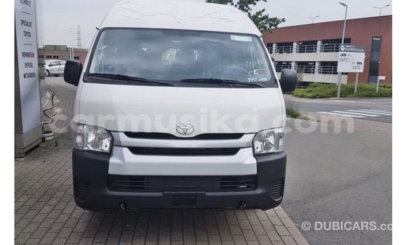 Tenga Imported Toyota Hiace Chena Mota in Import - Dubai in Harare Tenga Imported Toyota Hiace Chena Mota in Import - Dubai in Harare