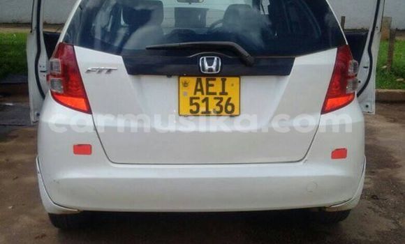 Nunua Ilio tumika Honda Fit Nyeupe Gari ndani ya Harare nchini Harare Nunua Ilio tumika Honda Fit Nyeupe Gari ndani ya Harare nchini Harare