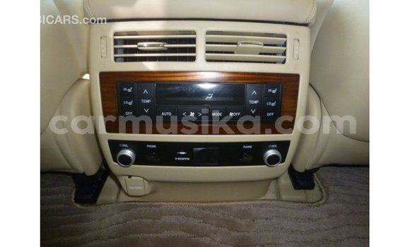 Tenga Imported Toyota Land Cruiser Nhema Mota in Import - Dubai in Harare Tenga Imported Toyota Land Cruiser Nhema Mota in Import - Dubai in Harare