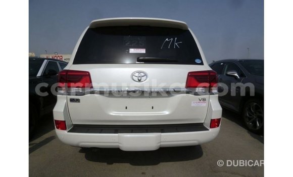 Tenga Imported Toyota Land Cruiser Chena Mota in Import - Dubai in Harare Tenga Imported Toyota Land Cruiser Chena Mota in Import - Dubai in Harare