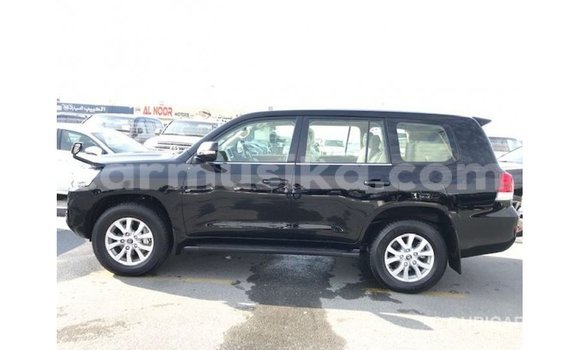 Tenga Imported Toyota Land Cruiser Nhema Mota in Import - Dubai in Harare Tenga Imported Toyota Land Cruiser Nhema Mota in Import - Dubai in Harare