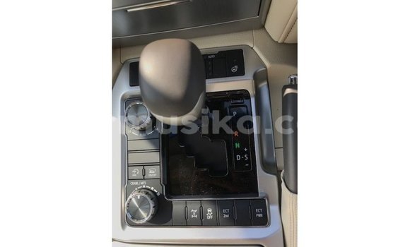 Tenga Imported Toyota Land Cruiser Nhema Mota in Import - Dubai in Harare Tenga Imported Toyota Land Cruiser Nhema Mota in Import - Dubai in Harare