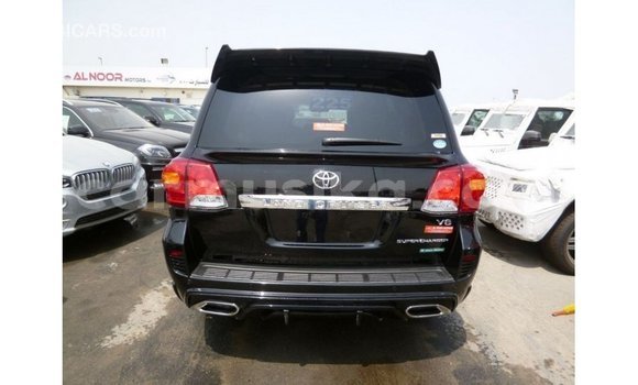 Tenga Imported Toyota Land Cruiser Nhema Mota in Import - Dubai in Harare Tenga Imported Toyota Land Cruiser Nhema Mota in Import - Dubai in Harare