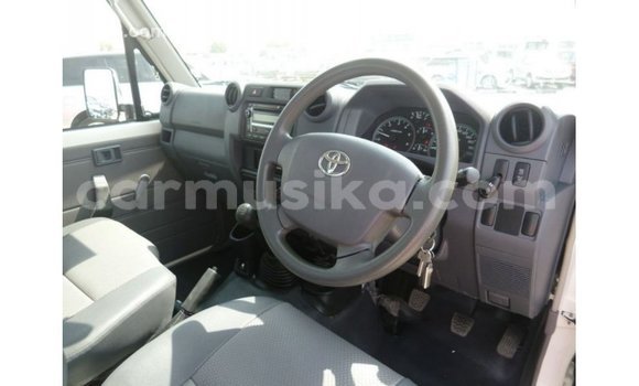 Tenga Imported Toyota Land Cruiser Chena Mota in Import - Dubai in Harare Tenga Imported Toyota Land Cruiser Chena Mota in Import - Dubai in Harare