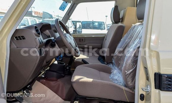 Tenga Imported Toyota Land Cruiser Beige Mota in Import - Dubai in Harare Tenga Imported Toyota Land Cruiser Beige Mota in Import - Dubai in Harare