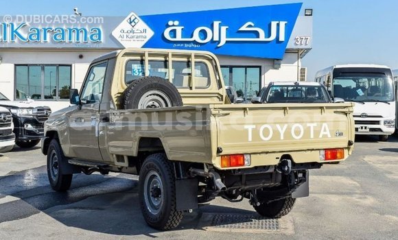 Tenga Imported Toyota Land Cruiser Beige Mota in Import - Dubai in Harare Tenga Imported Toyota Land Cruiser Beige Mota in Import - Dubai in Harare