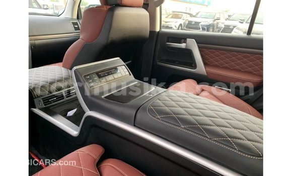 Acheter Import Voiture Toyota Land Cruiser Noir à Import - Dubai, Harare Acheter Import Voiture Toyota Land Cruiser Noir à Import - Dubai, Harare