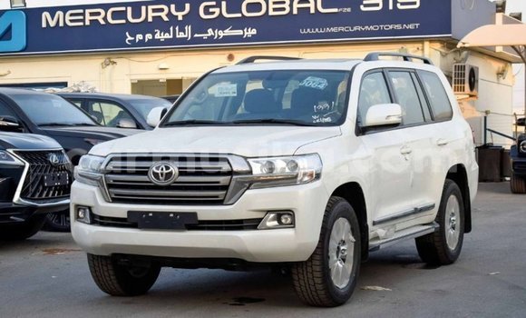 Acheter Import Voiture Toyota Land Cruiser Blanc à Import - Dubai, Harare Acheter Import Voiture Toyota Land Cruiser Blanc à Import - Dubai, Harare