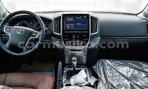 Tenga Imported Toyota Land Cruiser Chena Mota in Import - Dubai in Harare Tenga Imported Toyota Land Cruiser Chena Mota in Import - Dubai in Harare