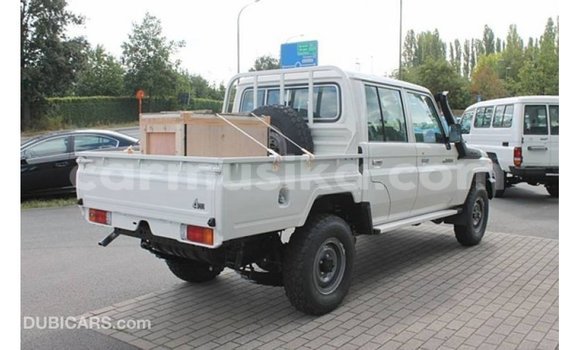 Buy Import Toyota Land Cruiser White Car in Import - Dubai in Harare Buy Import Toyota Land Cruiser White Car in Import - Dubai in Harare