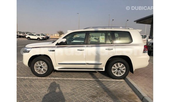 Buy Import Toyota Land Cruiser White Car in Import - Dubai in Harare Buy Import Toyota Land Cruiser White Car in Import - Dubai in Harare