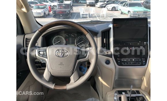 Buy Import Toyota Land Cruiser White Car in Import - Dubai in Harare Buy Import Toyota Land Cruiser White Car in Import - Dubai in Harare