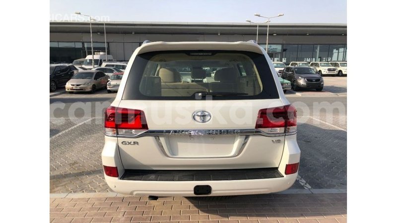 Big with watermark toyota land cruiser harare import dubai 13093