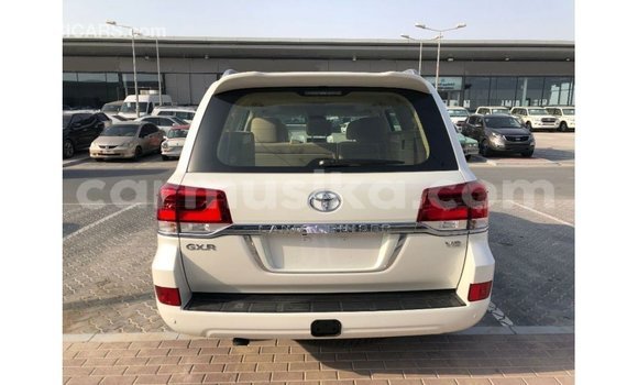 Buy Import Toyota Land Cruiser White Car in Import - Dubai in Harare Buy Import Toyota Land Cruiser White Car in Import - Dubai in Harare