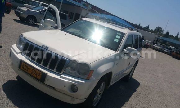 Nunua Ilio tumika Jeep Grand Cherokee Nyeupe Gari ndani ya Harare nchini Harare