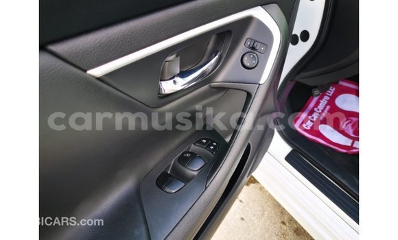 Acheter Import Voiture Nissan Altima Blanc à Import - Dubai, Harare Acheter Import Voiture Nissan Altima Blanc à Import - Dubai, Harare