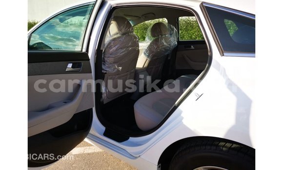 Acheter Import Voiture Hyundai Sonata Blanc à Import - Dubai, Harare Acheter Import Voiture Hyundai Sonata Blanc à Import - Dubai, Harare