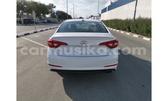 Acheter Import Voiture Hyundai Sonata Blanc à Import - Dubai, Harare Acheter Import Voiture Hyundai Sonata Blanc à Import - Dubai, Harare