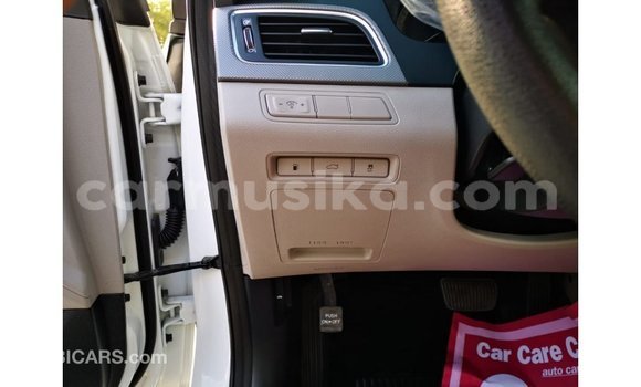 Acheter Import Voiture Hyundai Sonata Blanc à Import - Dubai, Harare Acheter Import Voiture Hyundai Sonata Blanc à Import - Dubai, Harare