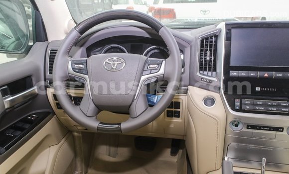 Tenga Imported Toyota Land Cruiser Nhema Mota in Import - Dubai in Harare Tenga Imported Toyota Land Cruiser Nhema Mota in Import - Dubai in Harare