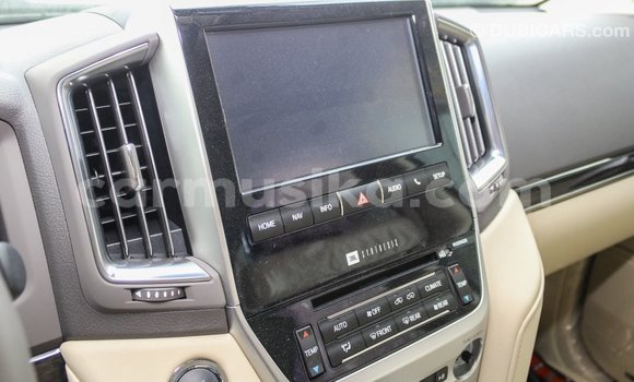 Tenga Imported Toyota Land Cruiser Nhema Mota in Import - Dubai in Harare Tenga Imported Toyota Land Cruiser Nhema Mota in Import - Dubai in Harare