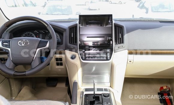 Tenga Imported Toyota Land Cruiser Chena Mota in Import - Dubai in Harare Tenga Imported Toyota Land Cruiser Chena Mota in Import - Dubai in Harare