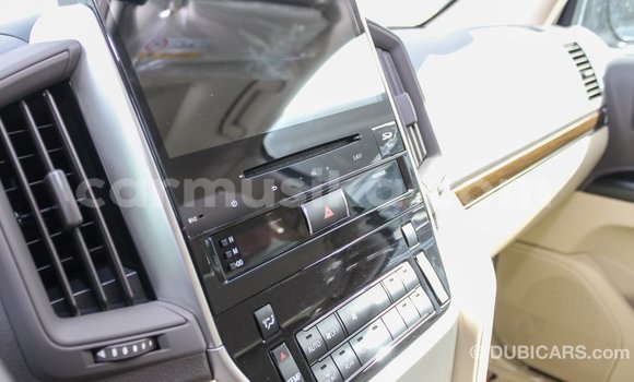 Tenga Imported Toyota Land Cruiser Chena Mota in Import - Dubai in Harare Tenga Imported Toyota Land Cruiser Chena Mota in Import - Dubai in Harare