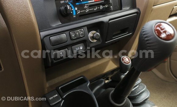Tenga Imported Toyota Land Cruiser Beige Mota in Import - Dubai in Harare Tenga Imported Toyota Land Cruiser Beige Mota in Import - Dubai in Harare