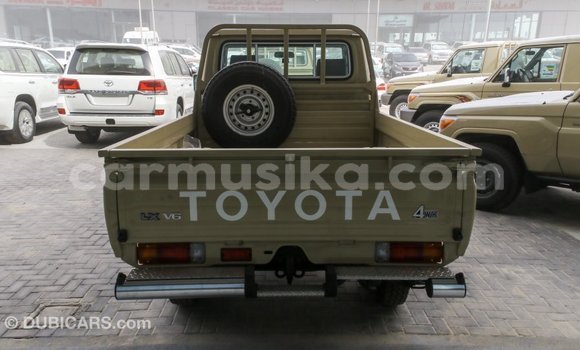 Tenga Imported Toyota Land Cruiser Beige Mota in Import - Dubai in Harare Tenga Imported Toyota Land Cruiser Beige Mota in Import - Dubai in Harare