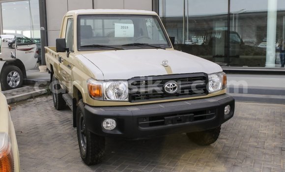 Buy Import Toyota Land Cruiser Beige Car in Import - Dubai in Harare Buy Import Toyota Land Cruiser Beige Car in Import - Dubai in Harare