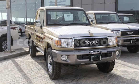 Tenga Imported Toyota Land Cruiser Beige Mota in Import - Dubai in Harare Tenga Imported Toyota Land Cruiser Beige Mota in Import - Dubai in Harare