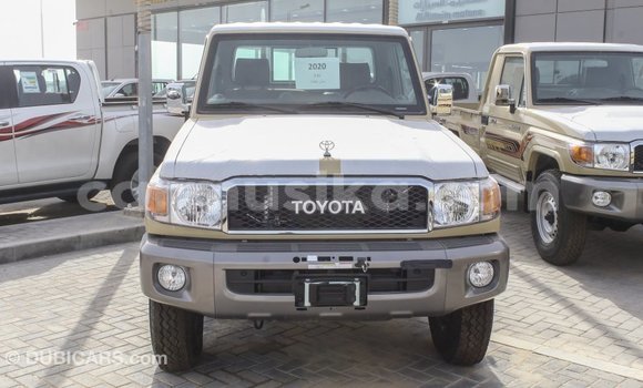 Tenga Imported Toyota Land Cruiser Beige Mota in Import - Dubai in Harare Tenga Imported Toyota Land Cruiser Beige Mota in Import - Dubai in Harare