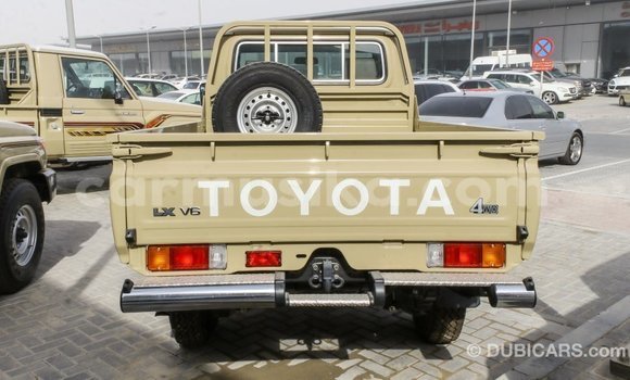 Tenga Imported Toyota Land Cruiser Beige Mota in Import - Dubai in Harare Tenga Imported Toyota Land Cruiser Beige Mota in Import - Dubai in Harare