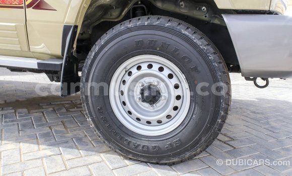Tenga Imported Toyota Land Cruiser Beige Mota in Import - Dubai in Harare Tenga Imported Toyota Land Cruiser Beige Mota in Import - Dubai in Harare