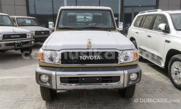 Buy Import Toyota Land Cruiser Beige Car in Import - Dubai in Harare Buy Import Toyota Land Cruiser Beige Car in Import - Dubai in Harare