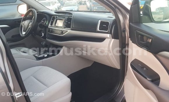 Tenga Imported Toyota Highlander Zvimwe Mota in Import - Dubai in Harare Tenga Imported Toyota Highlander Zvimwe Mota in Import - Dubai in Harare