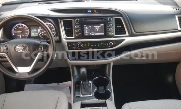 Tenga Imported Toyota Highlander Zvimwe Mota in Import - Dubai in Harare Tenga Imported Toyota Highlander Zvimwe Mota in Import - Dubai in Harare