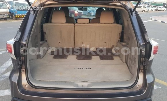 Tenga Imported Toyota Highlander Zvimwe Mota in Import - Dubai in Harare Tenga Imported Toyota Highlander Zvimwe Mota in Import - Dubai in Harare