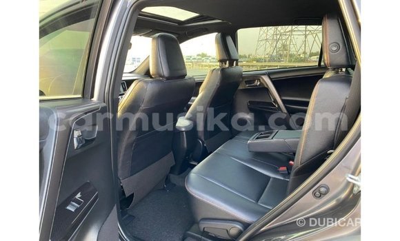 Acheter Import Utilitaire Toyota HiAce Autre à Import - Dubai, Harare Acheter Import Utilitaire Toyota HiAce Autre à Import - Dubai, Harare