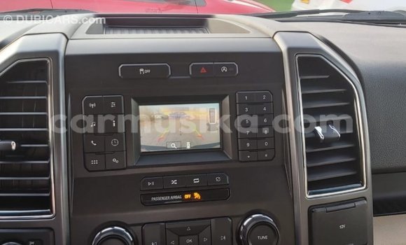 Acheter Import Voiture Ford Club Wagon Rouge à Import - Dubai, Harare Acheter Import Voiture Ford Club Wagon Rouge à Import - Dubai, Harare