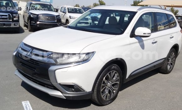 Acheter Import Voiture Mitsubishi Outlander Blanc à Import - Dubai, Harare Acheter Import Voiture Mitsubishi Outlander Blanc à Import - Dubai, Harare