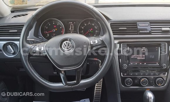 Acheter Import Voiture Volkswagen Passat Rouge à Import - Dubai, Harare Acheter Import Voiture Volkswagen Passat Rouge à Import - Dubai, Harare