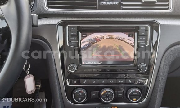 Acheter Import Voiture Volkswagen Passat Rouge à Import - Dubai, Harare Acheter Import Voiture Volkswagen Passat Rouge à Import - Dubai, Harare