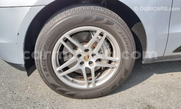 Acheter Import Voiture Porsche Macan Autre à Import - Dubai, Harare Acheter Import Voiture Porsche Macan Autre à Import - Dubai, Harare